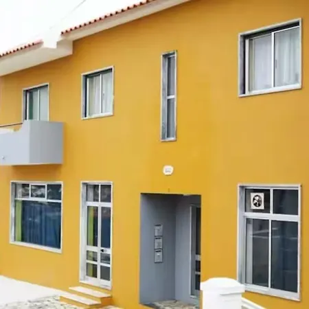 Casa Amarela 2 *